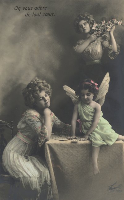 妖精に扮した少女と女性 作： French Photographer